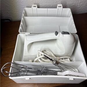 Hamilton Beach 5 Speed Beater Mixer Model 62577RHand Held
Mixer